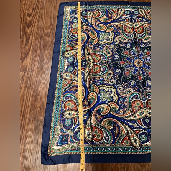 NWT Silk Azerbaijan Skarf - Picture 4 of 9